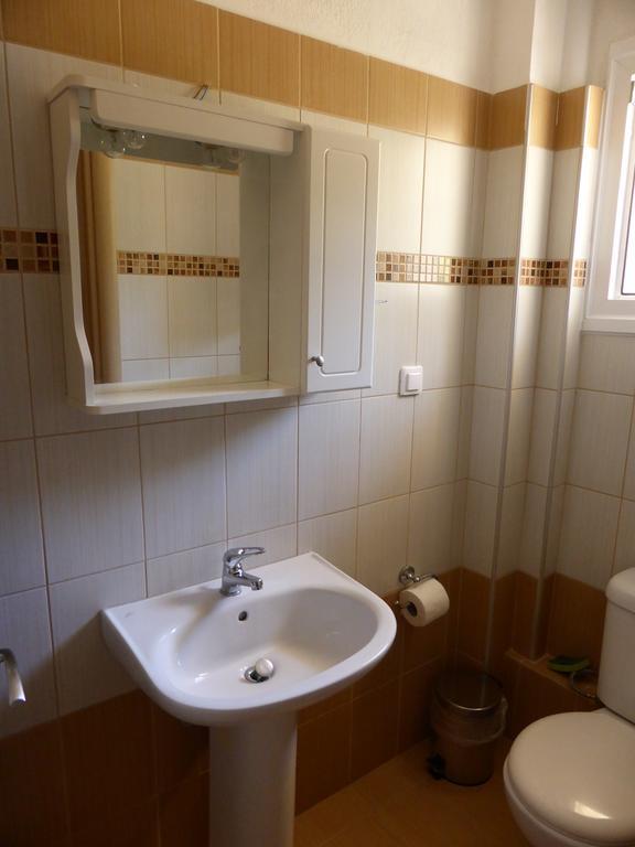 Perdikis Apartments - Paliouria Kókkinon Nerón Kültér fotó